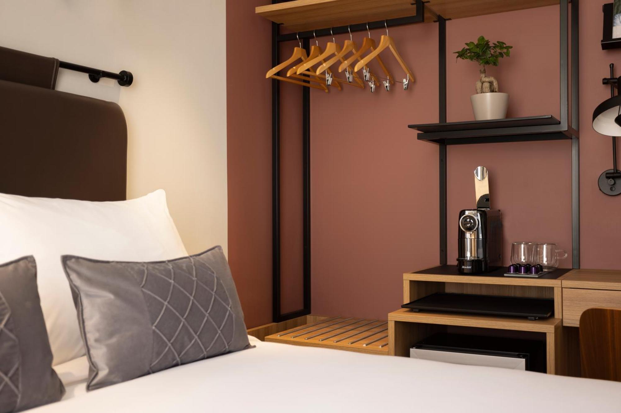 55 By Le Mirage Hotel London Bagian luar foto